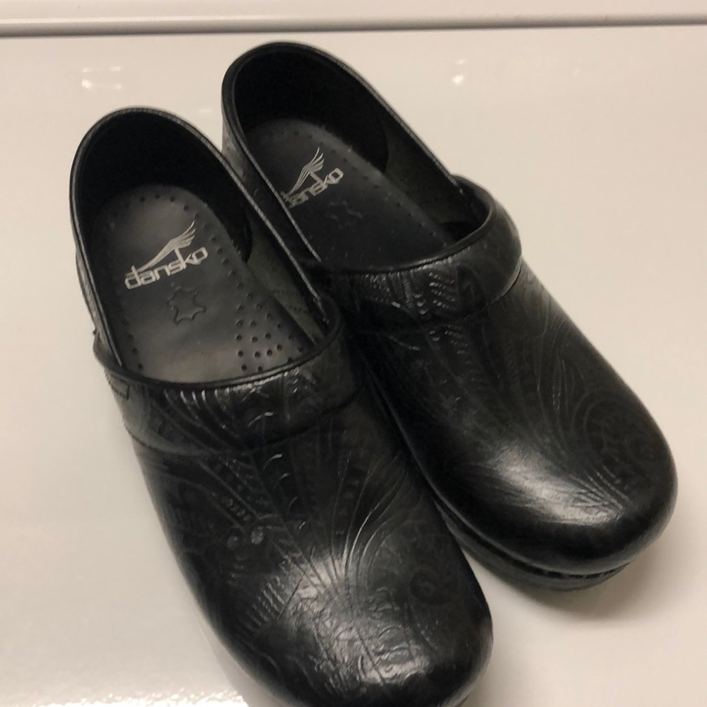 Dansko nursing shoes